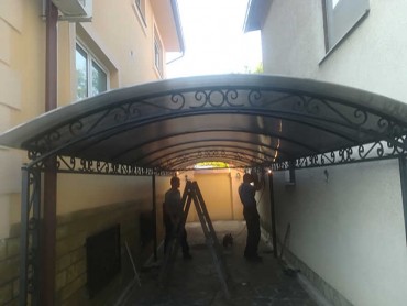 Nadstrešnice od kovanog gvožđa