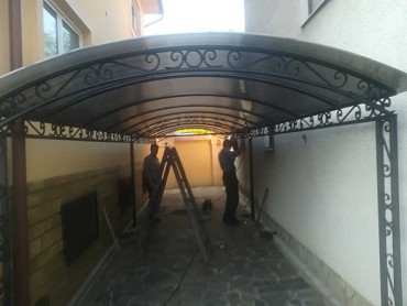 Nadstrešnice od kovanog gvožđa